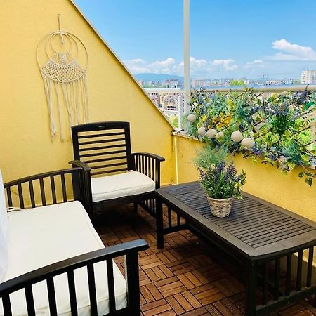 Stylish Magenta Apartment - Terrace & Free Parking Sofía Exterior foto