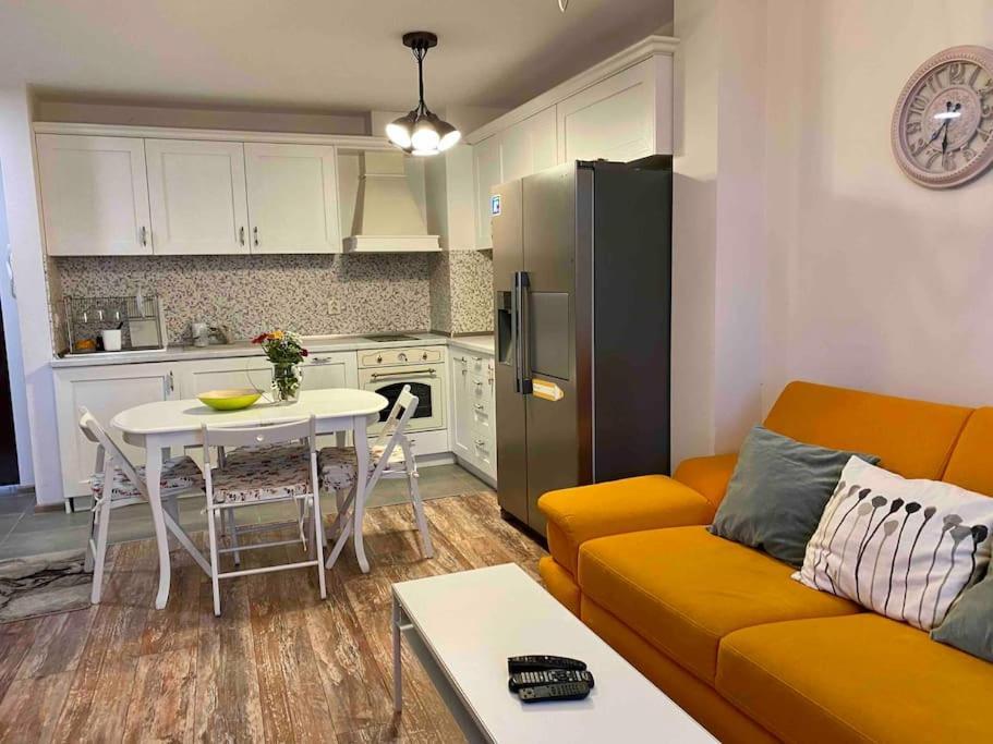 Stylish Magenta Apartment - Terrace & Free Parking Sofía Exterior foto
